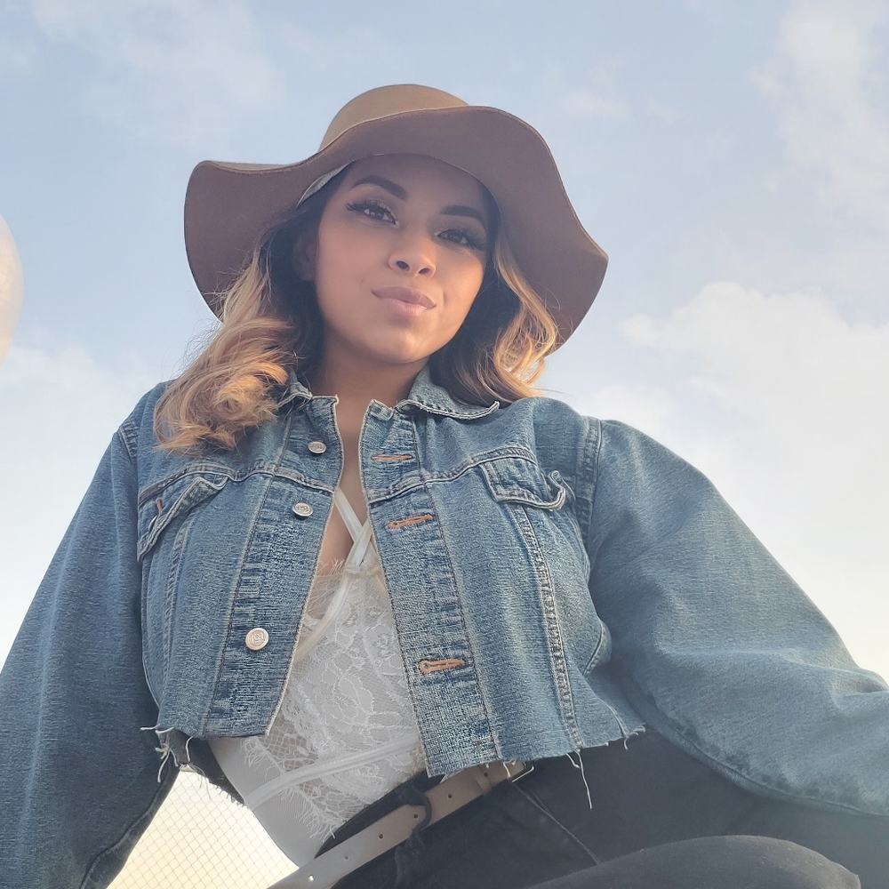 Meet your Posher, Annette